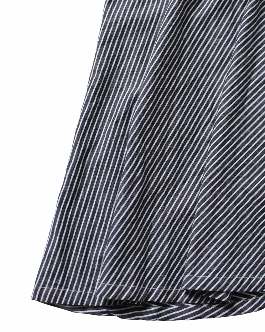 High-End Girl's Black and White Stripe off-Shoulder Dress
