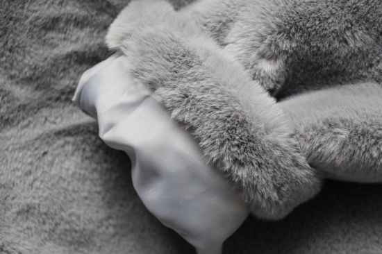 Women′s Faux Fur Coat
